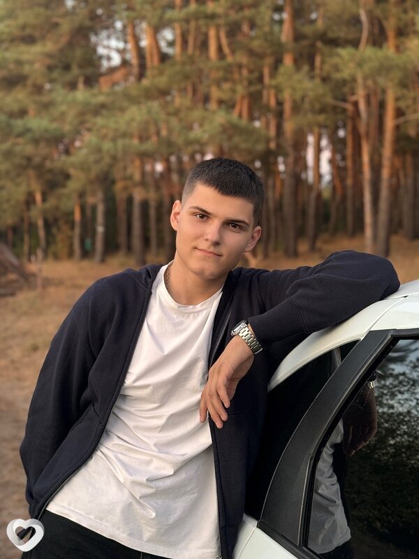 Кирилл, 21, Воронеже — анкета №1738651