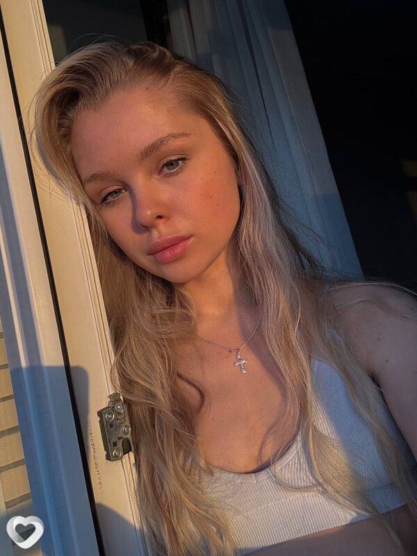 Оля, 21, Ставрополе — анкета №1739049