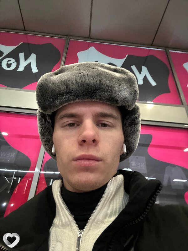 Максим, 24, Москве — анкета №1740366