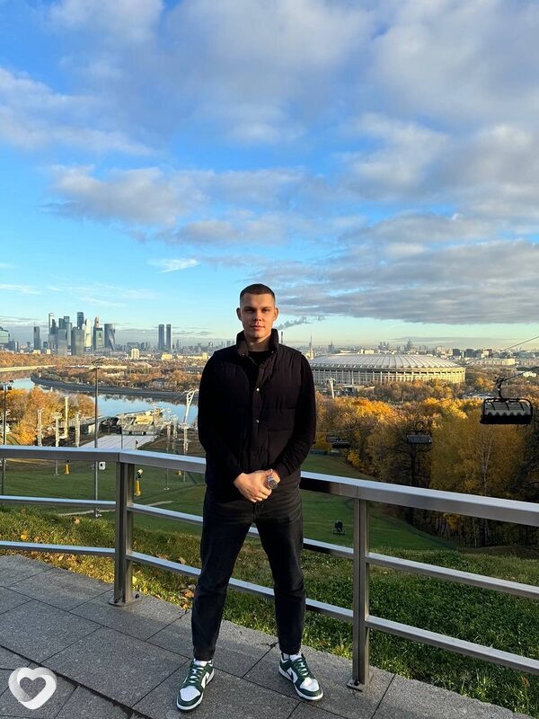 Александр, 21, Москве — анкета №1745325