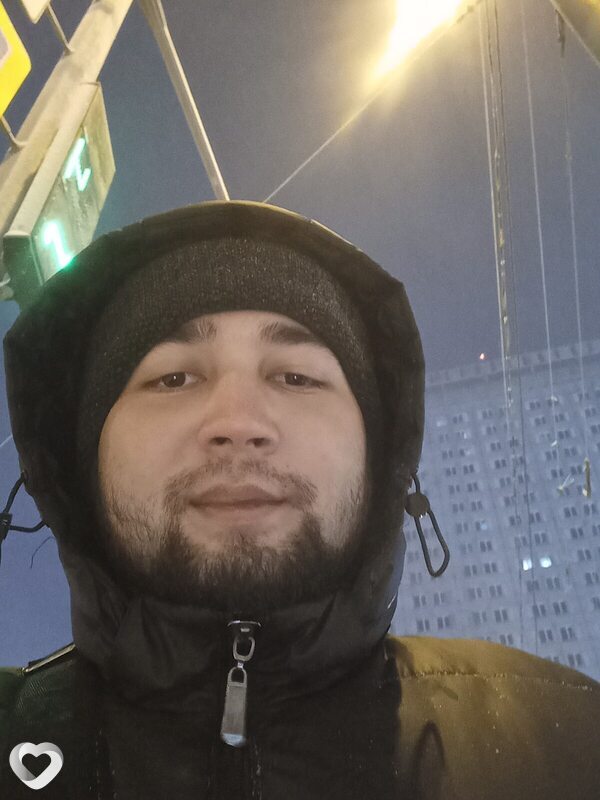 Азиз, 23, Новосибирске — анкета №1745907