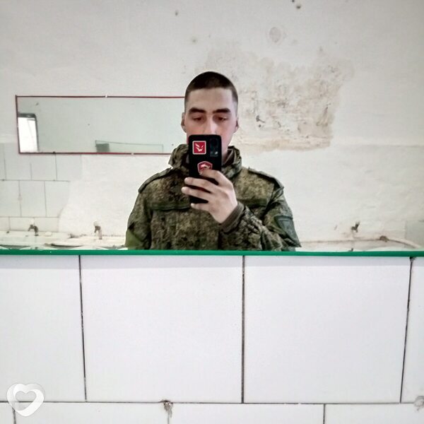 Денис, 21, Сургуте — анкета №1748262
