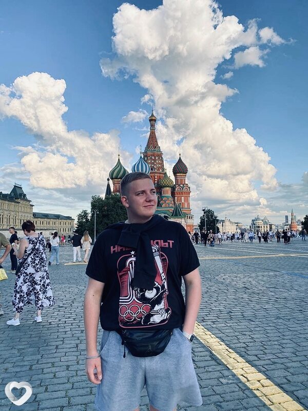 Артём, 19, Москве — анкета №1749479