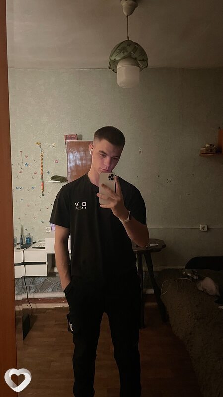 Артём, 20, Горно-Алтайске — анкета №1750287