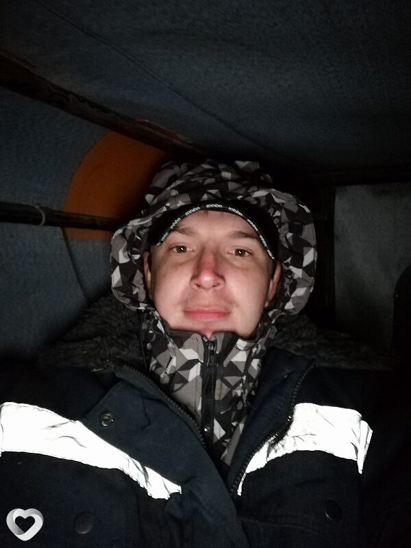 Максим, 31, Осинниках — анкета №1750384