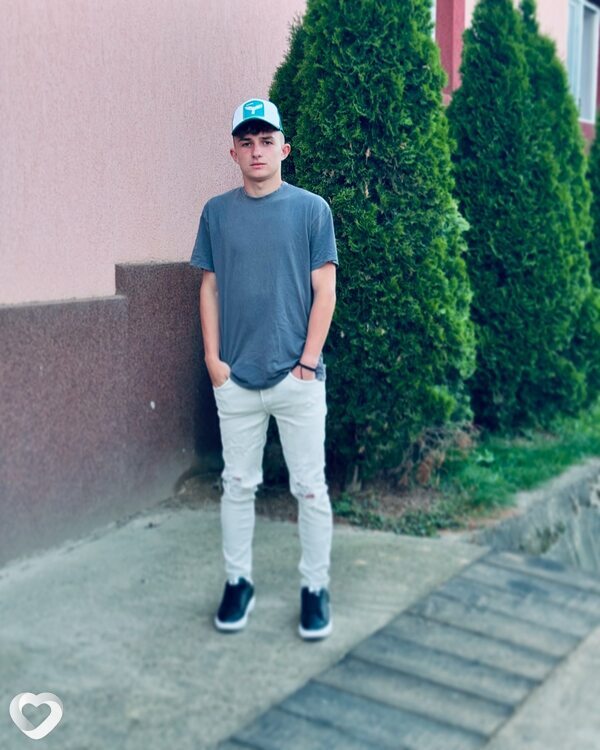 Kresimir, 20, București — анкета №1751460