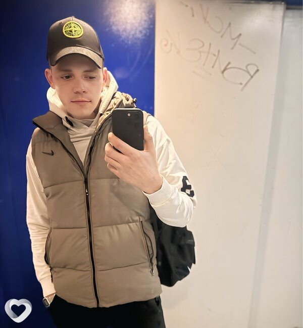 Данила, 27, Москве — анкета №1754621