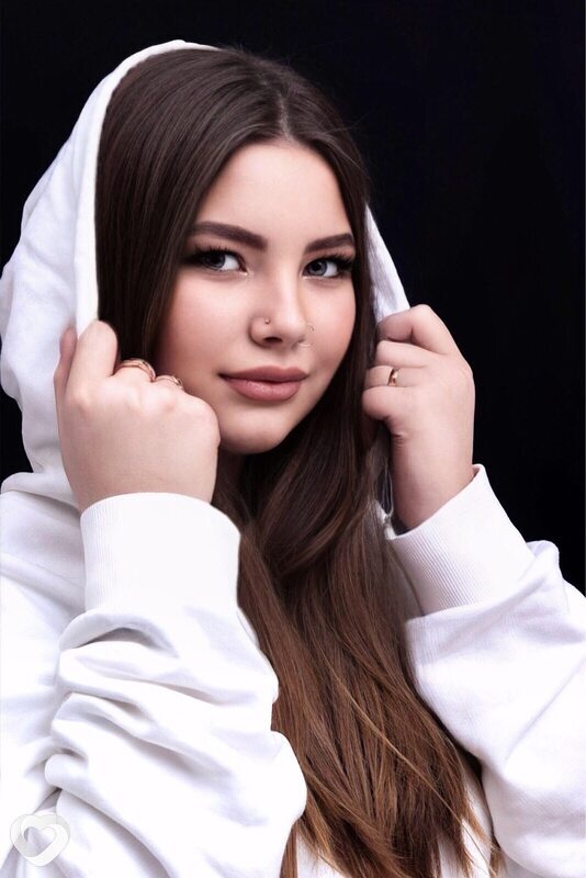 Анастасия, 23, Краснотурьинске — анкета №1758383