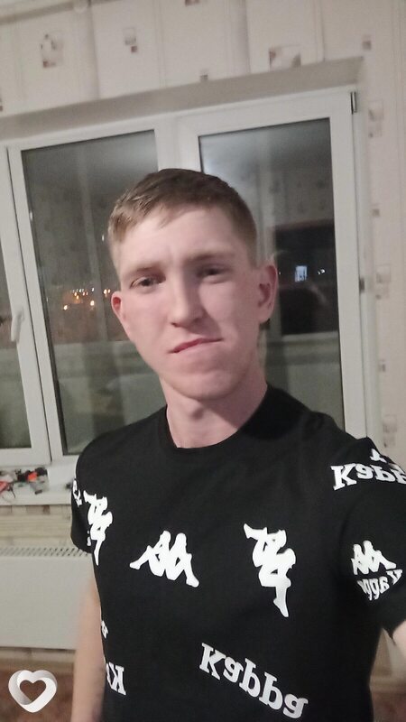 Денис, 24, Омске — анкета №1758772