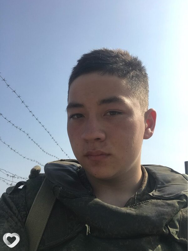 Максим, 23, Москве — анкета №1758893