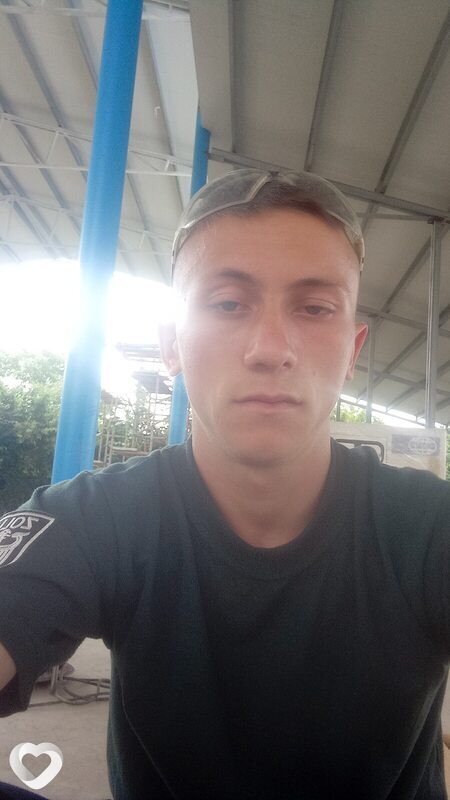 Максим, 20, Ужгороде — анкета №1759640