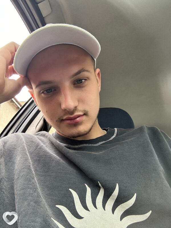 Дима, 21, Варшава — анкета №1760560