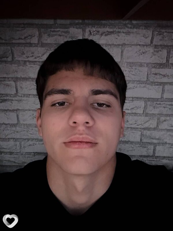 Матвей, 21, Барнауле — анкета №1761404