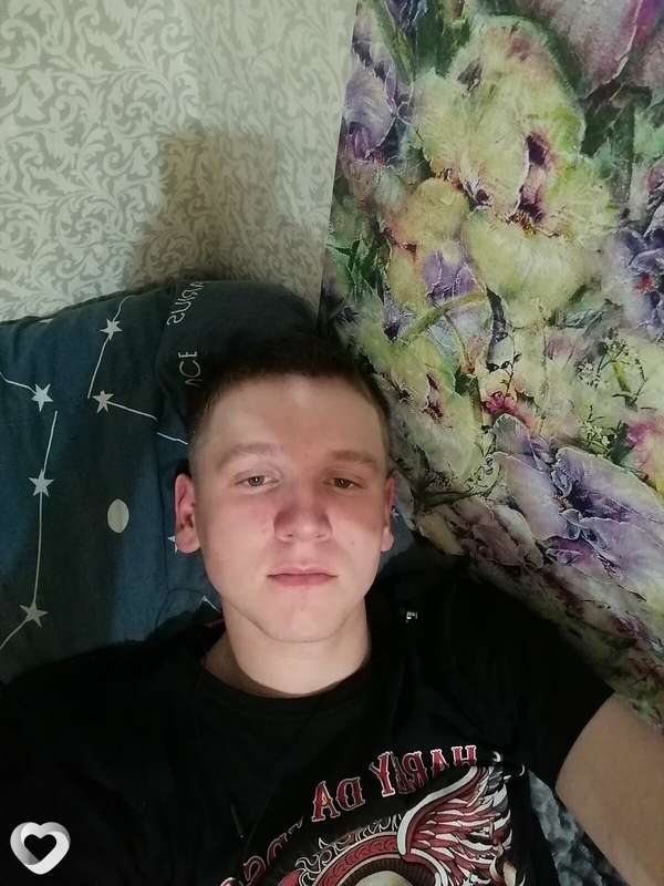 Артём, 23, Черногорске — анкета №1764980