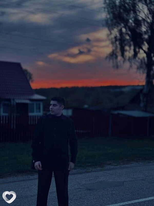 Артур, 19, Новомосковске — анкета №1769523