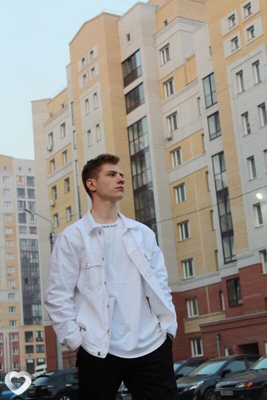 Александр, 22, Омске — анкета №1770100