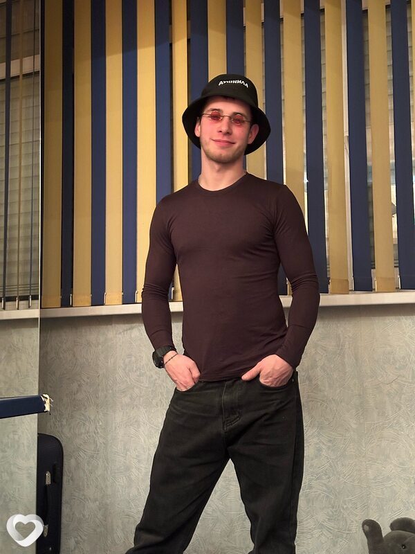 Artem, 27, Геленджике — анкета №1770343