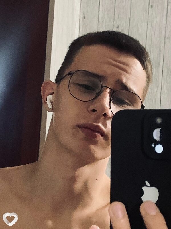 Кирилл, 20, Москве — анкета №1770274