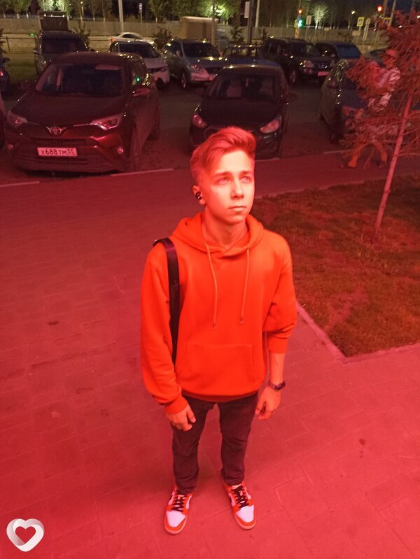 Михаил, 19, Омске — анкета №1776542