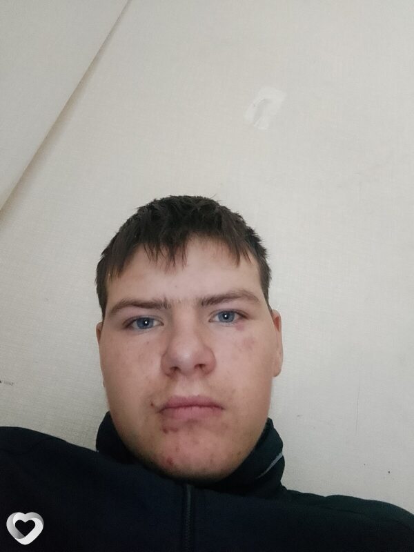 Дима, 21, Барнауле — анкета №1781332