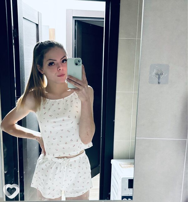 Анна, 21, Курске — анкета №1781390
