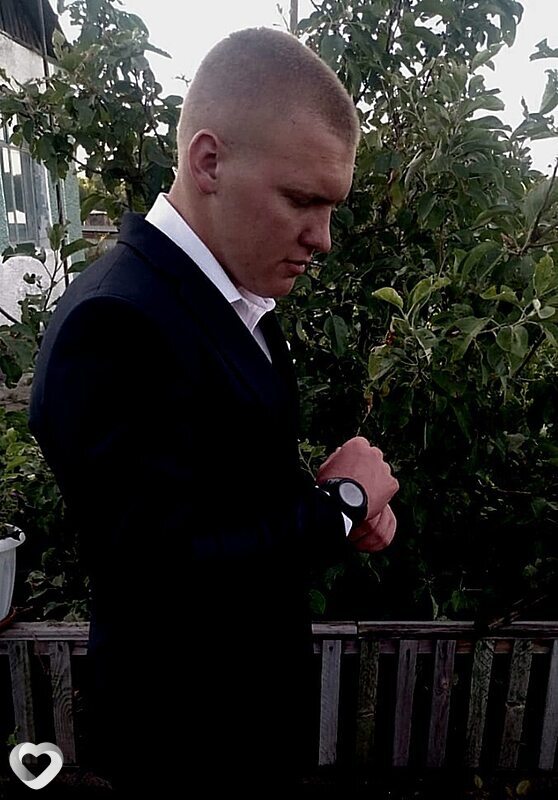 Дмитрий, 20, Омске — анкета №1783395