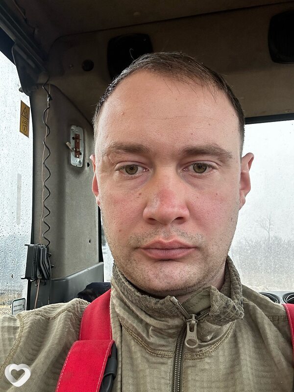 Павел, 28, Снежном — анкета №1786560