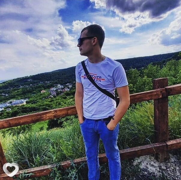 Александр, 24, Севастополе — анкета №1792357
