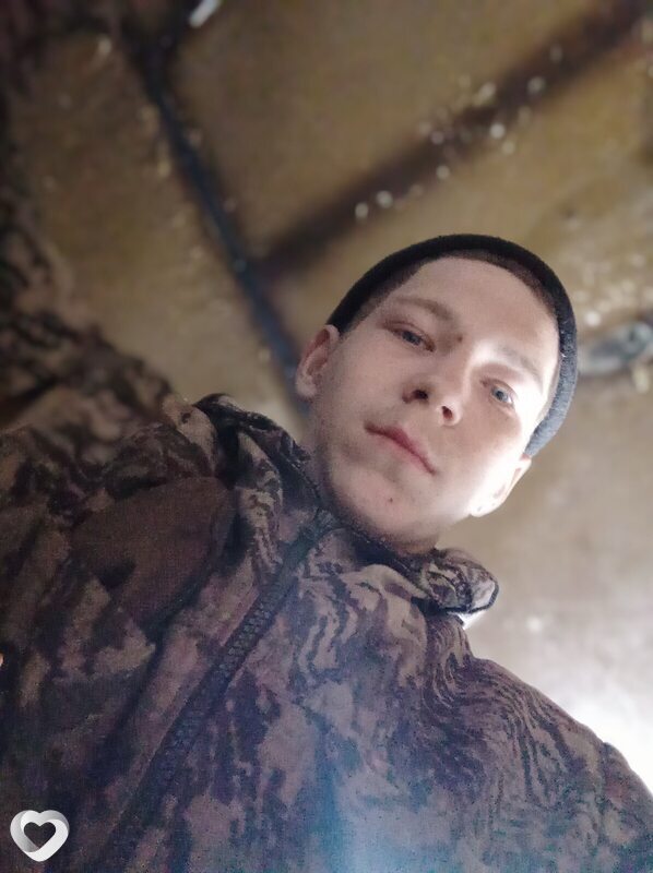 Алексей, 20, Минусинске — анкета №1800500