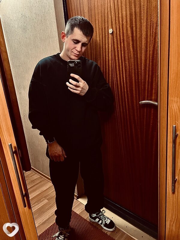 Максим, 24, Москве — анкета №1800802