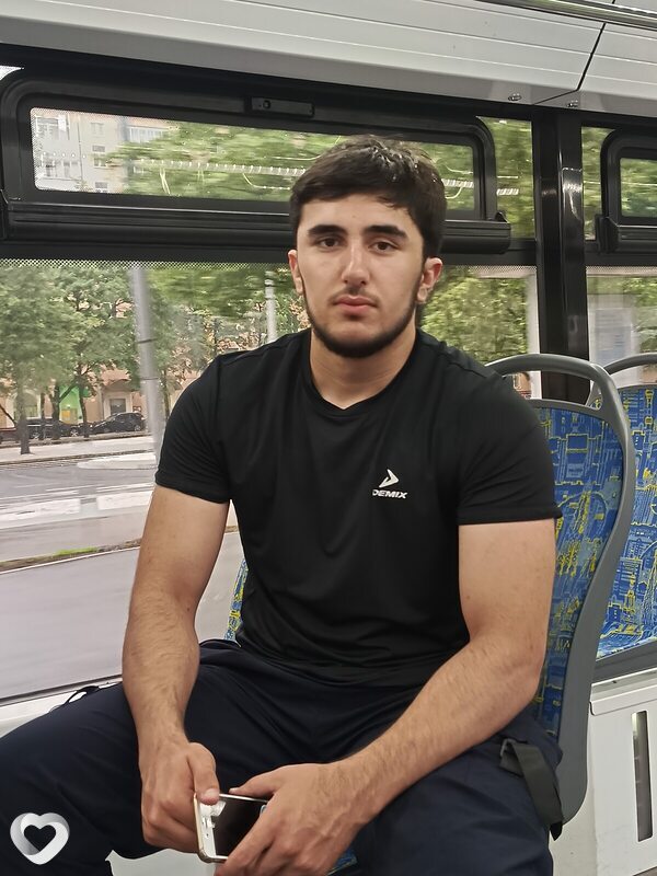 Аслан, 21, Москве — анкета №1801470