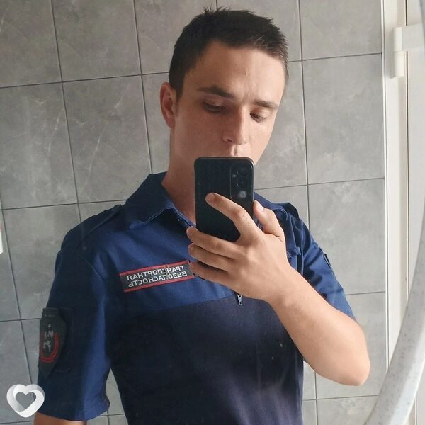 Артём, 24, Миллерове — анкета №1805357