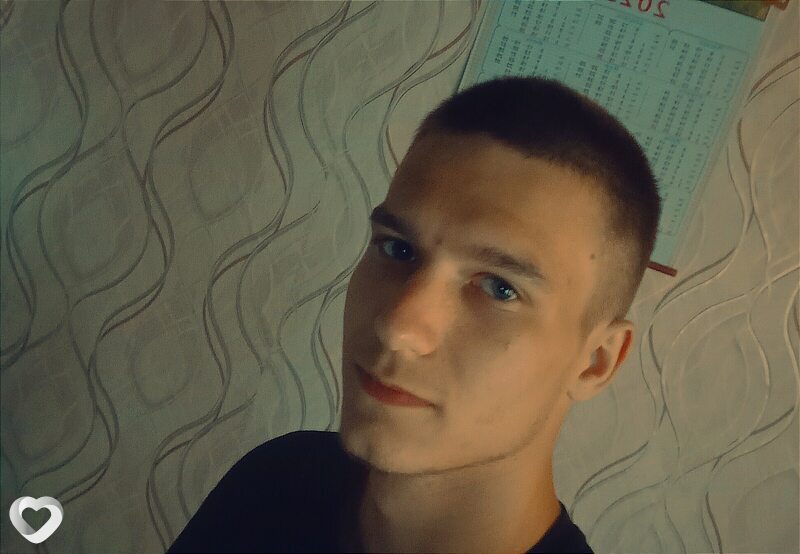 Влад, 21, Барнауле — анкета №1805578