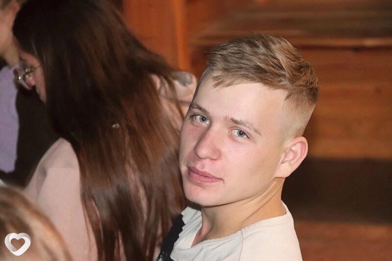 Павел, 22, Брянске — анкета №1805879