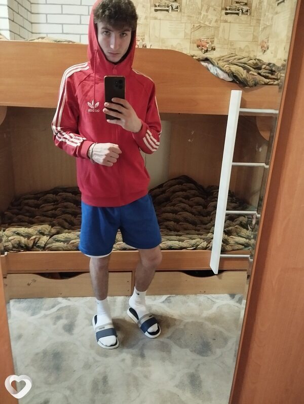 Максим, 22, Дзержинске — анкета №1807615