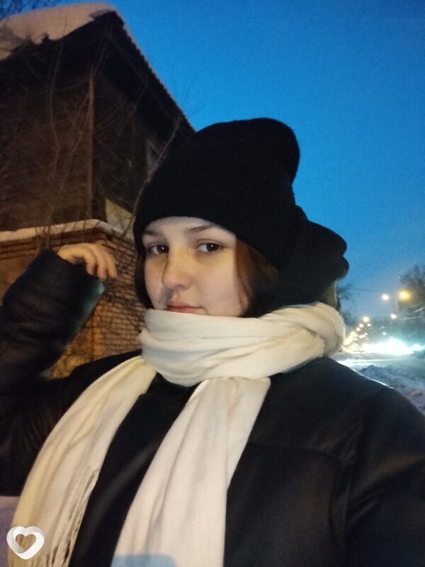 Карина, 19, Томске — анкета №1808372