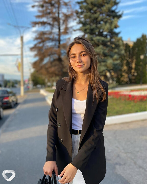 Карина, 28, Саратове — анкета №1813753