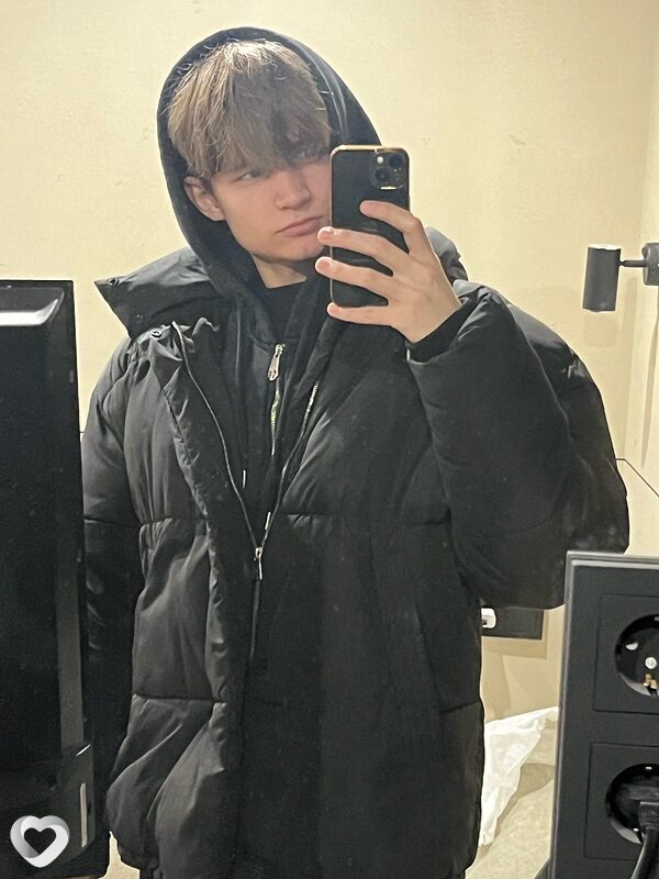 Максим, 21, Минске — анкета №1816340