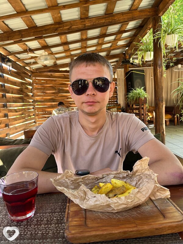 Женя, 22, Луганске — анкета №1817568