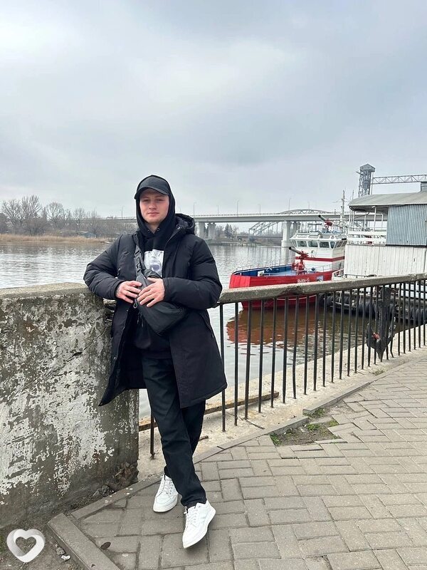 Артем, 24, Мариуполе — анкета №1821337