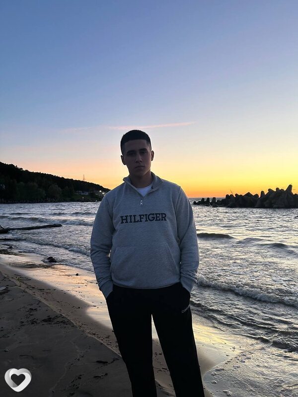 Влад, 21, Ульяновске — анкета №1823560