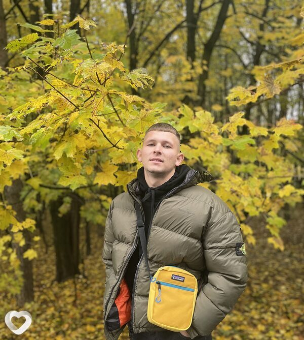 Артём, 23, Курчатове — анкета №1831009