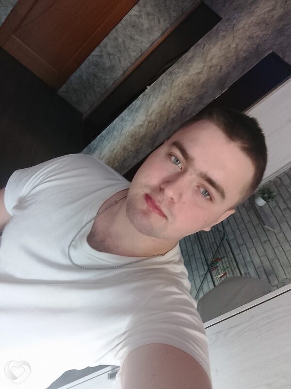 Максим, 23, Таганроге — анкета №1831570