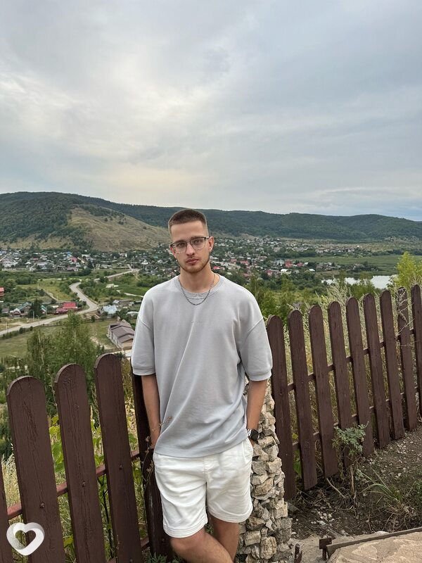 Александр, 21, Самаре — анкета №1839182