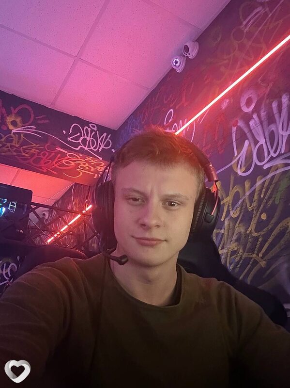 Макс, 20, Волжском — анкета №1847377