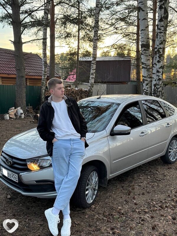 Артем, 21, Москве — анкета №2098291