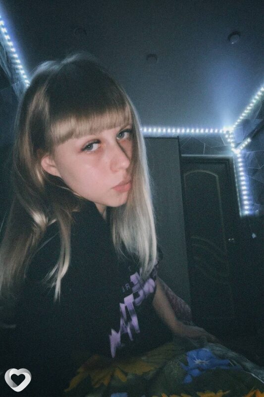 Карина, 20, Омске — анкета №1855650