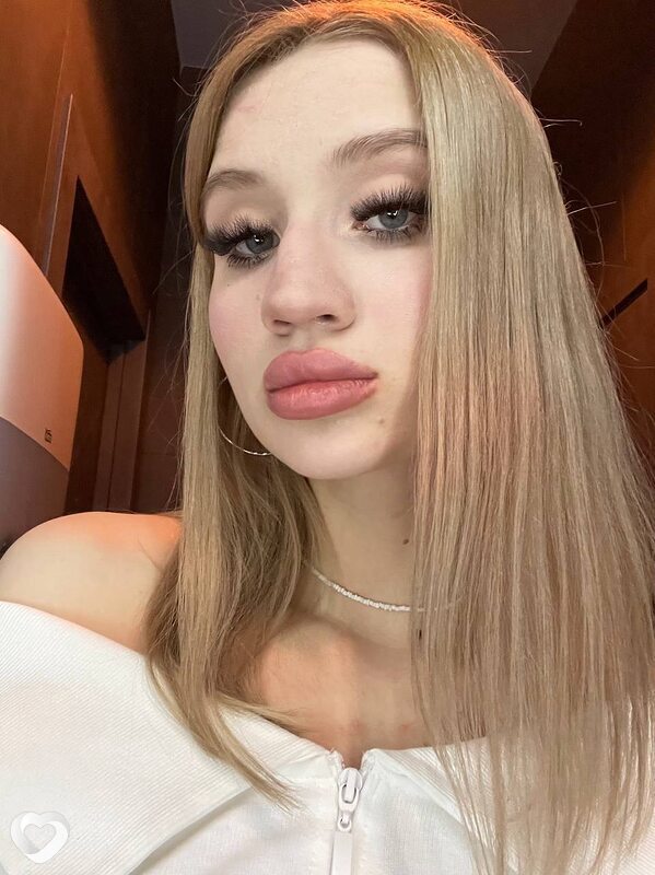 Арина, 21, Санкт-Петербурге — анкета №1861093