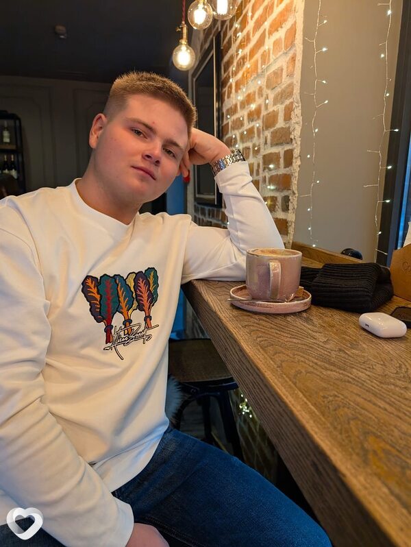 Михаил, 20, Новороссийске — анкета №1862536