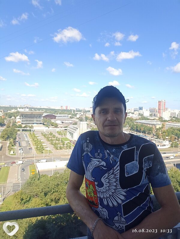 Виктор, Комарин